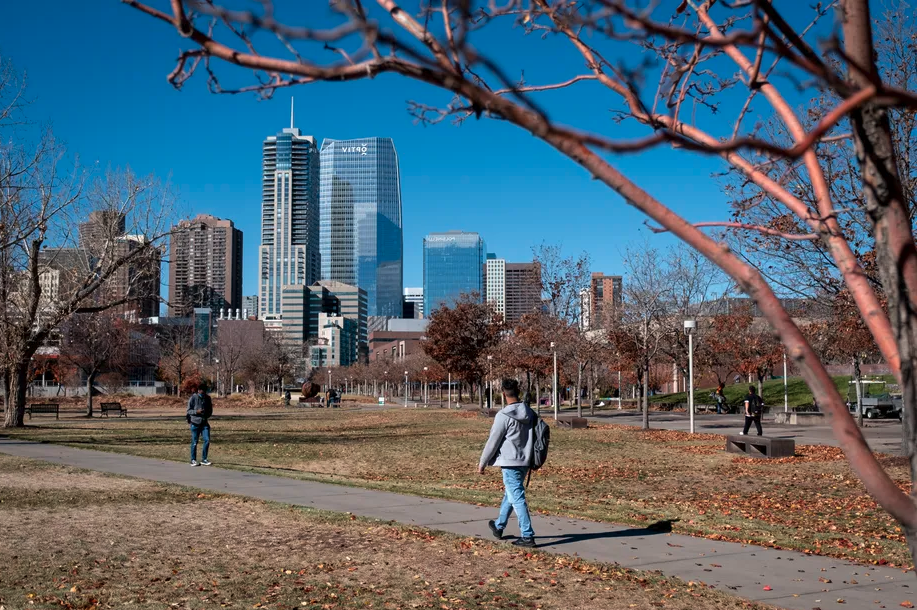 Students walking on Auraria Campus | Photo by Eli Imadali, Chalkbeat